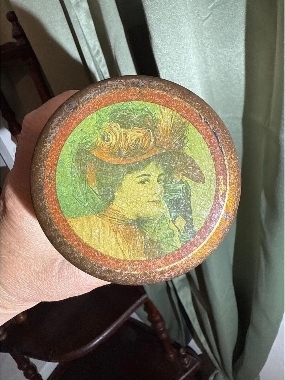 Coca Cola Advertising Tin Delicious And Refreshing Beautiful Lady in Hat Gold
